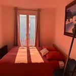 Quiet Apartment Hill Of Montmartre