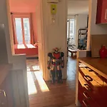 Quiet Apartment Hill Of Montmartre