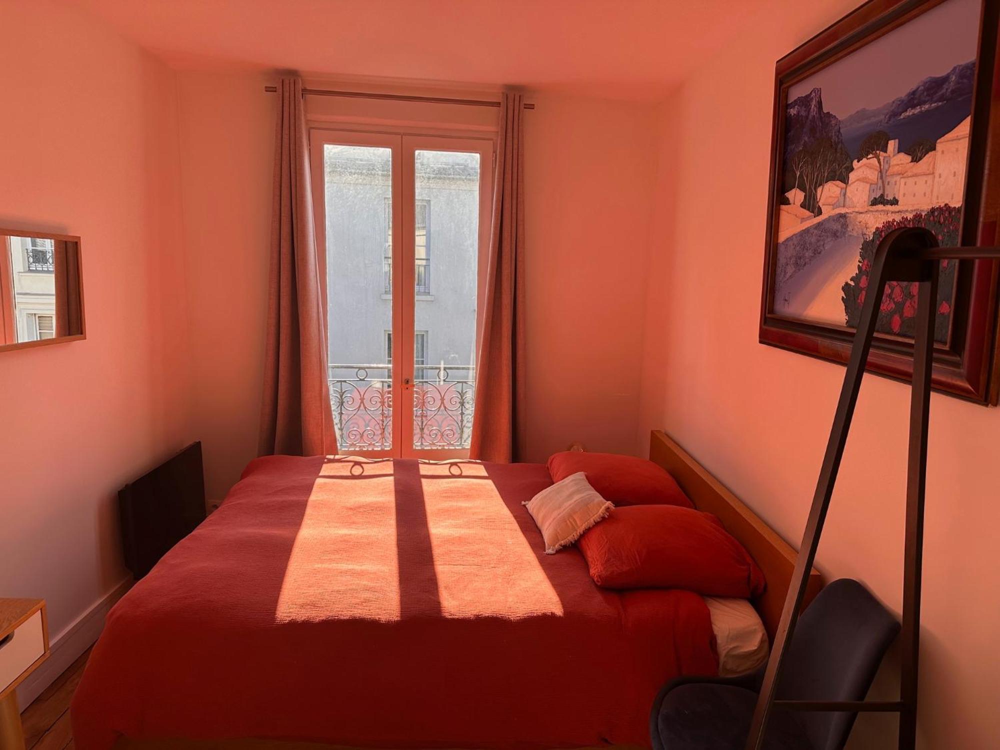 Quiet Hill Of Montmartre Paris